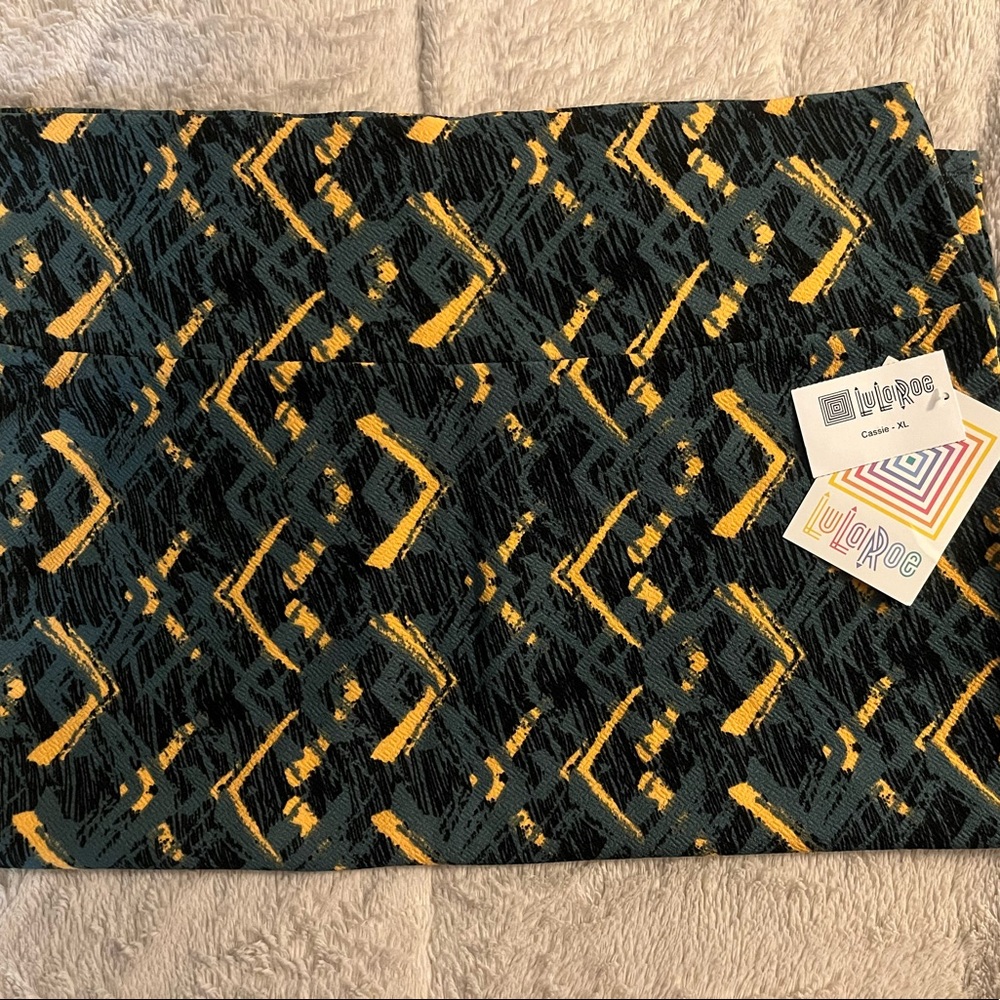 LulaRoe Cassie Skirt NWT size Xl